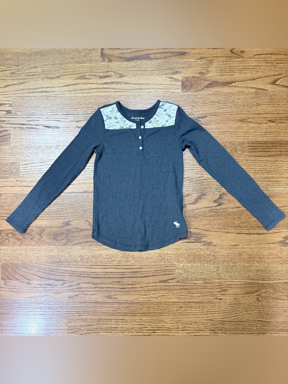 Abercrombie Kids Girls Ribbed Henley Top Sz 9/10 Gray Floral Lace Long Sleeve
